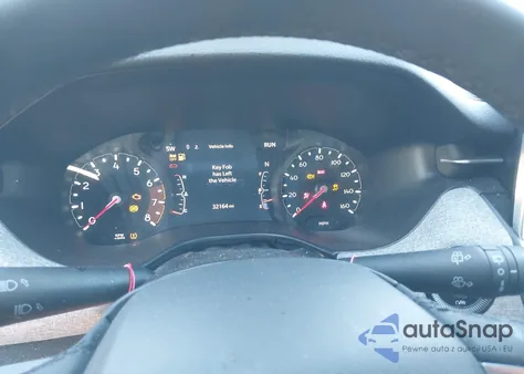 2025 Jeep Compass Latitude 4X4 z USA, uszkodzony, nr VIN 3C4NJDBN6ST534015